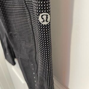 Lululemon Black and White Leggings fast and free 25”
